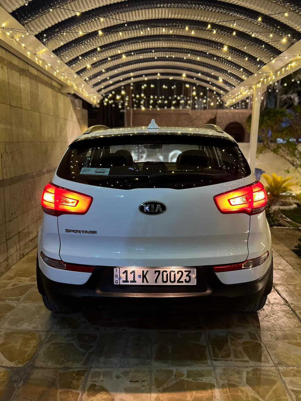 كيا سبورتج  للبيع خليجي موديل 14 في اي بي فقط بيها دعاميه صبغ وشبر بارد بالجاملغ باقي السياره مكفوله سياره فول مواصفات بصمه  بانورما فورويل كشنات جلد تدفئه تبريد مري شفط لايت لد ثلاجه مكينه 2400 حساسات امامي خلفي/السعر 170 وبيها مجال بسيط 
للاستفسار ***********
