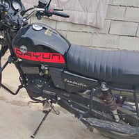 وبركاته دايوان 2025مرقم بأسمي على وظع الشركه بس دهن مبدل السعر مليونين...