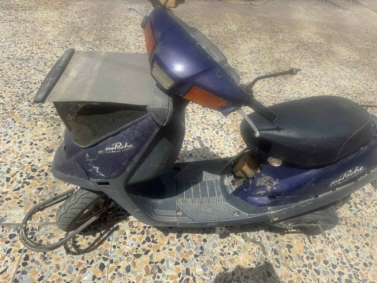 ماطور يوماها اصلي للبيع 
150 الف فقل 
متروك وعاطل ما اعرف شنو عطله 
بشرط رمبه ما مفتوح 
تكريت شارع الاحتفالات 
***********
