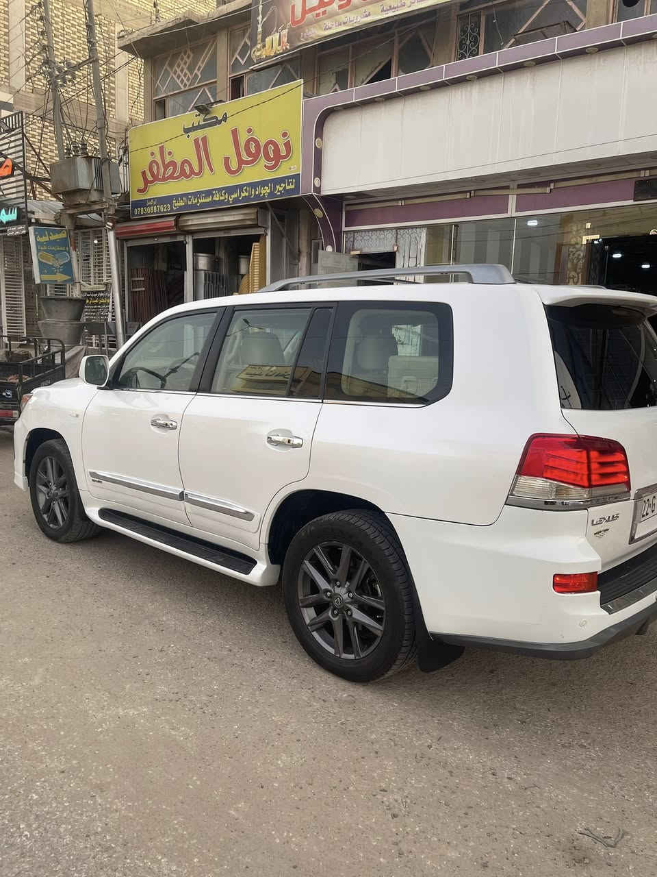 السلام عليكم 
لكزس موديل ٢٠١٠
رقم اربيل
ماشيه ٣١٥ الف 
بيه صبغ شبر في باب الجنطه فقط
المحرك والگير مكفولات 
سياره كلش حلوه 
السعر ٣١٠ $ وبيها مجال 
مكاني النجف 
ممتواجد عالفيس بس وتساب واتصال 
***********
