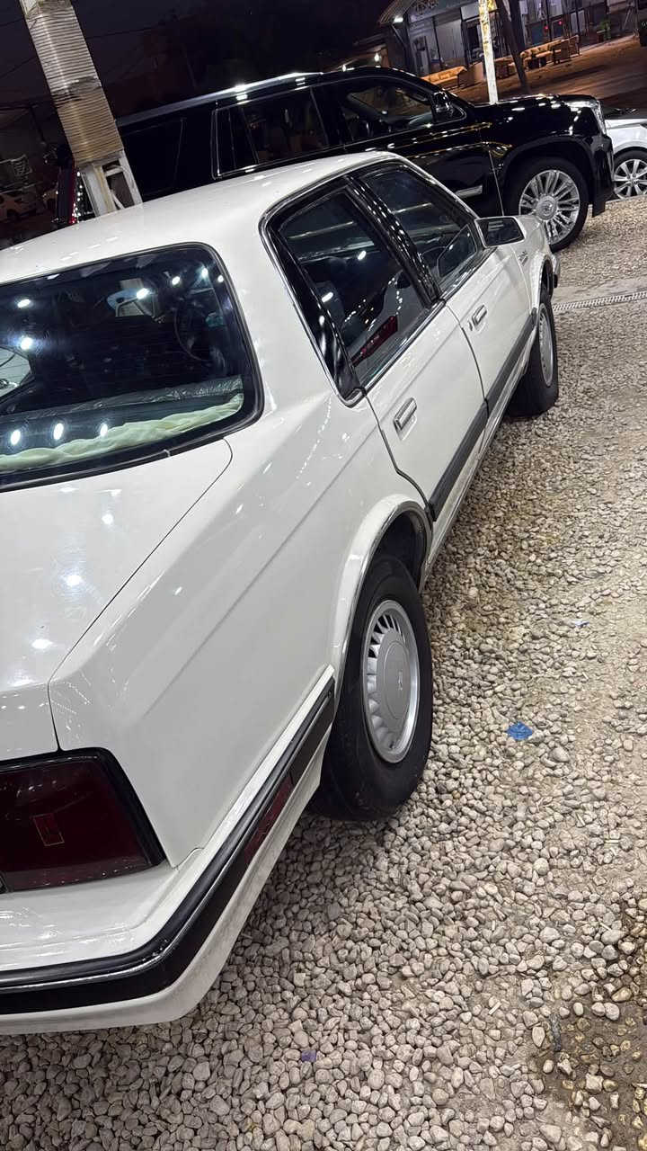 ...
السلام عليكم 
للبيع اولدز موديل 1990
كير محرك بلاد شرط الفحص
بنظومه تبريد جديده وشغال
صدر امامي خلفي جديد تخم تاير جديد مسجل اصلي شغال والاريل كذاك شغال كهربائيات سياره بلاديه اي تحوير مابيهه الغرفه كلهه جديده وبلاديه
 بيه صبغ قطع بس اني اكلك عام بسبب جراد مكفوله من الضربه والتبديل والتعديل والمعجون سنويه بأسمي هزه ورقم بغداد جديد
السعر 70  ورقة وبيها مجال قليل 
للاستفسار اتصل 
مكاني كربلاء :
***********
