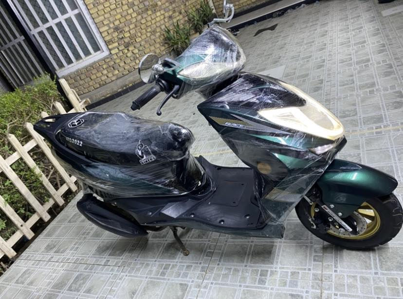 سكنس  2022 نظيفة للبيع 
السعر 500 الف وبيهة مجال 
للتواصل واتساب 
مكاني الديوانية 
***********
