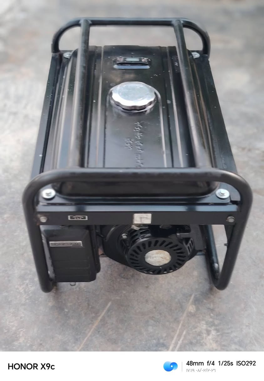 للبيع مولد استره كوري 2ونص كيفي 10 امبير ملف🏞️ نحاس⚫⚫ ميه بل ميه شغاله وعل فحص اقتصاديه بصرف البنزين استخدام ايام(( السعر 145)) ويوجد لدينا خدمة توصيل الشراي يتصل المكان بغداد التاجي ***********🔴🔴🔴🚕🚕🌼
