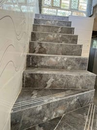 خلفه سيراميك اشتغل 1_جدران 2_الارضيه 3_درج 4_لزاره 5_الواح شغل درجة ول...