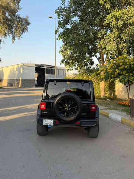 ---

📌 عرض بيع – Jeep Wrangler Sahara 2023 Hybrid

للبيع جيب رانكلر صحارى موديل 2023 هايبرد، مواصفات فل،
السيارة ماشية 83,000 كم فقط.

🔹 المواصفات:

محرك هايبرد اقتصادي وقوي

دفع رباعي

شاشة كبيرة

كاميرا خلفية

حساسات

رنجات أصلية

تشغيل بصمة

دخول ذكي

مثبت سرعة

سقف هارد توب

داخلي جلد

إنارة LED كاملة

🔹 الحالة:
السيارة بيها حادث قطعة وحدة فقط، وتم إصلاحها بشكل صحيح وماكو أي أضرار ميكانيكية.

السيارة بحالة ممتازة وجاهزة للفحص.

📞 للاستفسار:
(***********)

السعر 305 وبيها مجال
---
