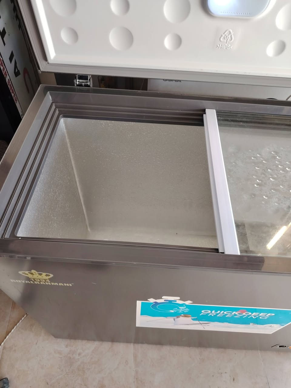 مجمده ١٤ قدم مستخدمه شهر سعر ٢٠٠ الف نهاية العنوان الفلوجة حي المعلمين قرب جامع سعد *********** ***********
