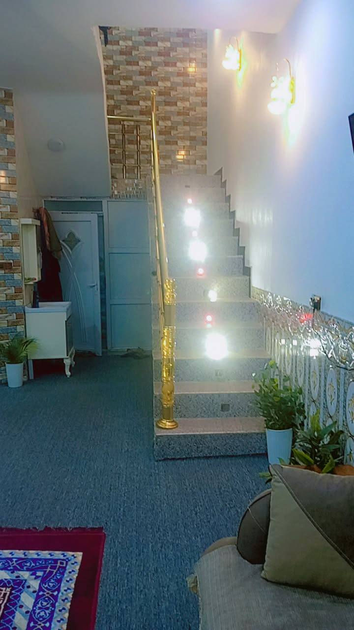 سلام عليكم بيت للبيع مساحه 100 مربع طابقين ركن  طابو زراعي سند 25 شارع عرض 10متر تبليط الموقع تاجيه الزراعي قرب شارع الحي الصناعي لاستفسار *********** مكلف بنشر للاستفسار الاتصال على الرقم الموجود بالاعلان
