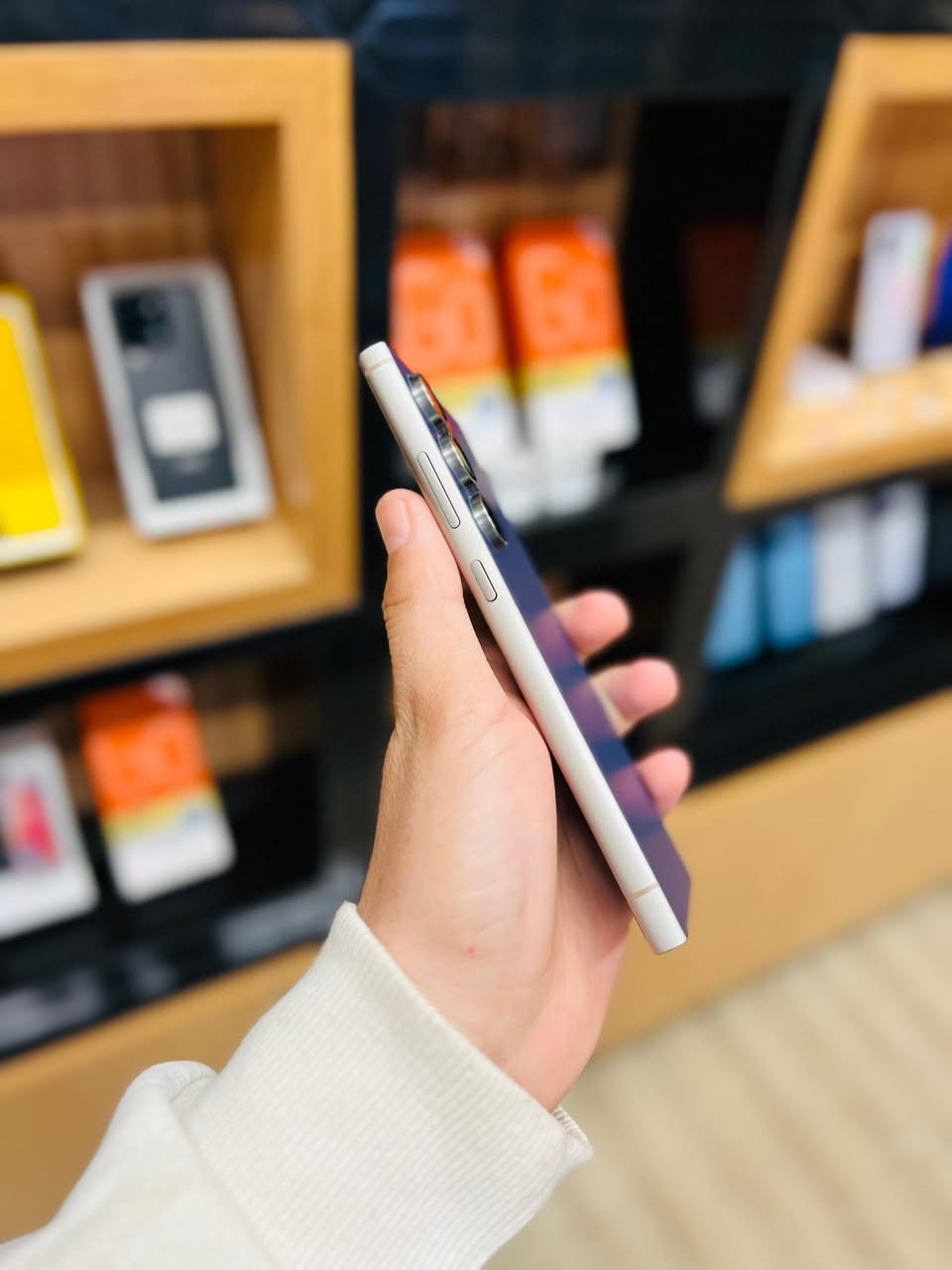 كلكسي S25 الترا يباني 
ذاكرته 256 رام 8
الجهاز كله شغال الجهاز تقليد بس شغال طبيعي 
اتصال وتساب ***********
السم  المكتب تقنيه المستقبل

 عنوانا 🏠 ديالى 🍊 بعقوبة 💡 المفرق 💎 قرب المدخل الرئيسي شارع العريض
