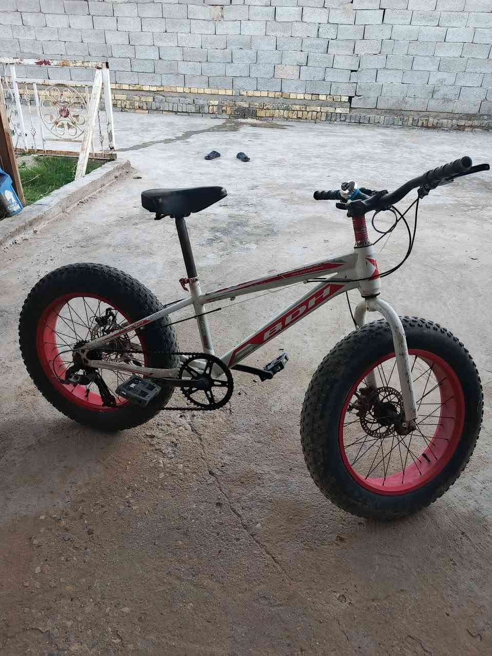 سلام عليكم باسكل للبيع سعر ١٠٠الف وبي مجال المكان رفاعي ***********
