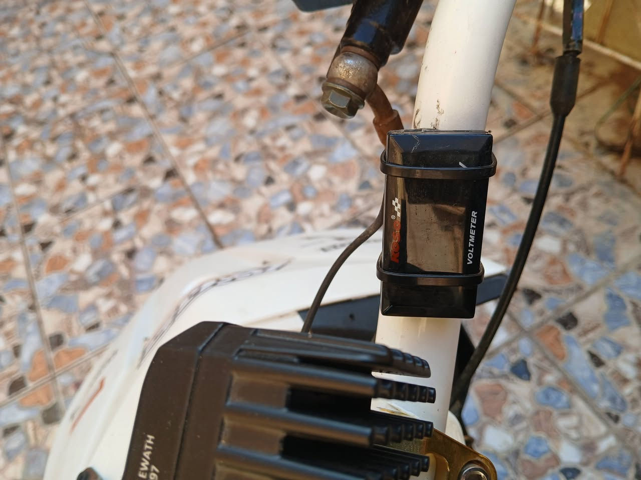 دراجه اف اس مزوده مكينه ماكس ياباني شرط تزويد صدر امامي وياله تزويد تايرات جلاتين رون محرك عداد قراءه الفولتيه من شركه كوسو ضفيره مختصره سلف ٥٥ قاعده رقم راجع سكان بطح باندا خمس قطع من شركه توبو دراجه مكاتبه ورقم شاصي اصولي السعر خاص ***********. مكاني سماوه .
