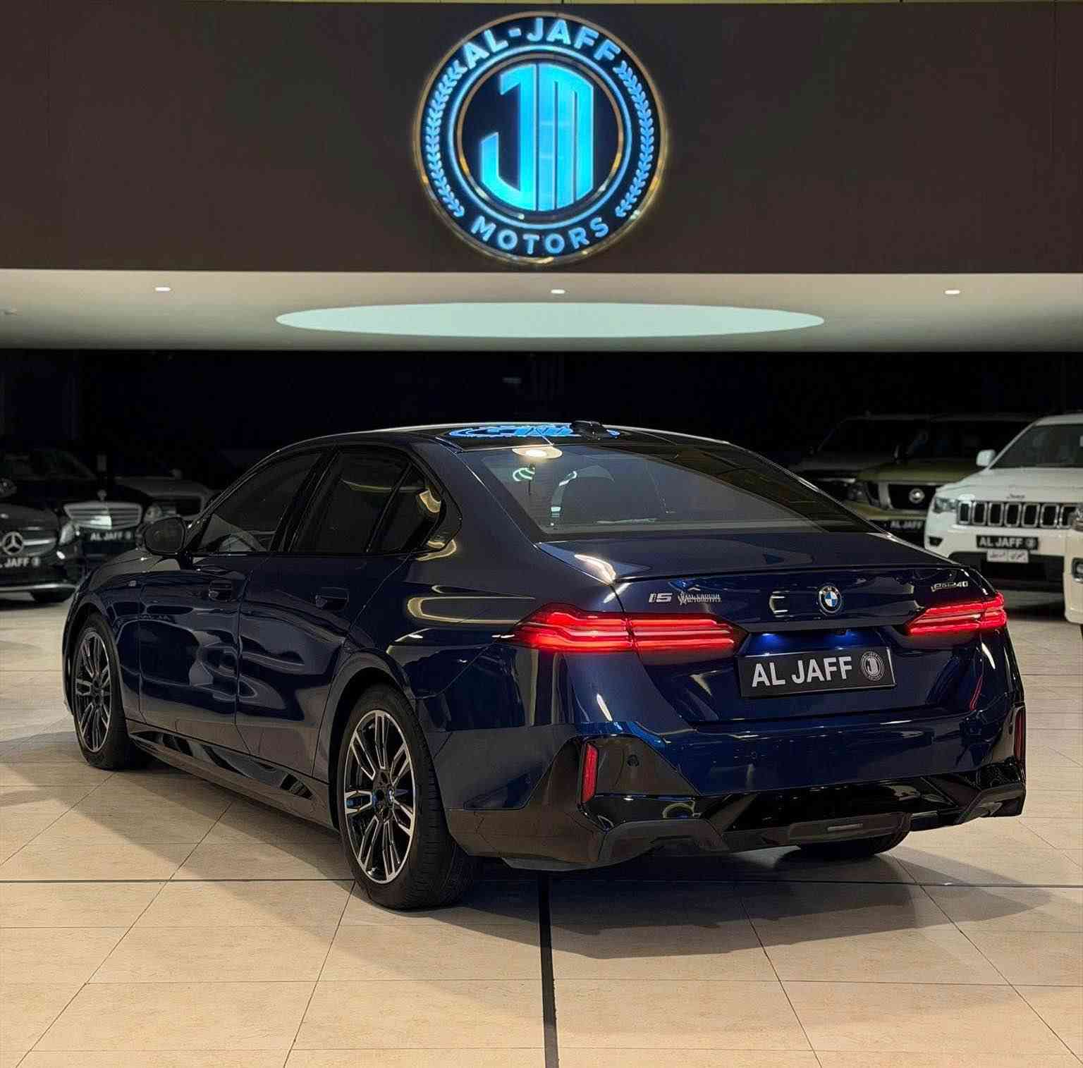 السلام عليكم
سعر جدا مميز🔥🔥🔥
ولون جدا مميز (ارغب واغلى لون بالشركة)🔥🔥
Bmw i5 M package شركة العروش
🚨وكالة ضمان شركة العروش موديل 2024 ماشية 15 الف كيلو فقط  مكفوله من الرقم للرقم 🎁🎁🎁
🚨بصمتين شركة وياها
🚨السيارة من النوادر وطلب خاص فول الفول
كامرات 360 درجة و داخل جلد احمر وكشنات تدفئة وتبريد وبانوراما ولايتات ليزر led وبردات كهرباء بلاد وانارة مخفية كرستال وشباك led وبصمات ورادارات وصندوك كهرباء وقياده ذاتية وكشنات خزن وكهرباء وتحكمات كاملة وبعد كلش هواية مواصفات 
🚨السيارة فول كهرباء تمشي عل شحنة الوحدة 500km
🚨السيارة بعدها بضمان الشركة وسيرفس كامل ببلاش
🚨مكفولة من كلشي وبعدها بحالة الوكالة
🚨السعر : 490 $ورقة 💵💵
ملاحظة : سعر السياره بالشركة 770 ورقه
العنوان :سليمانية المعارض الجديدة (الجاف موتورز)
للأستفسار:*********** كاوة جمال 
او واتساب نفس الرقم السليمانية, العراق
