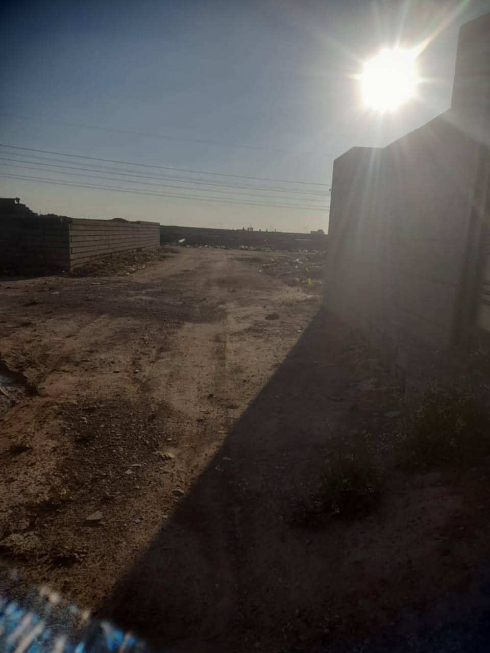 السلام عليكم ورحمه الله وبركاته يوجد بيت للبيع في تكريت الفرسان المساحة 250 عرف 2 استقبال الضيوف مطبخ حمام 2 هيكل مصبوب خدمات كاملاً ماء كهرباء سعر المطلوب 24 مليون وبي مجال *********** و***********
