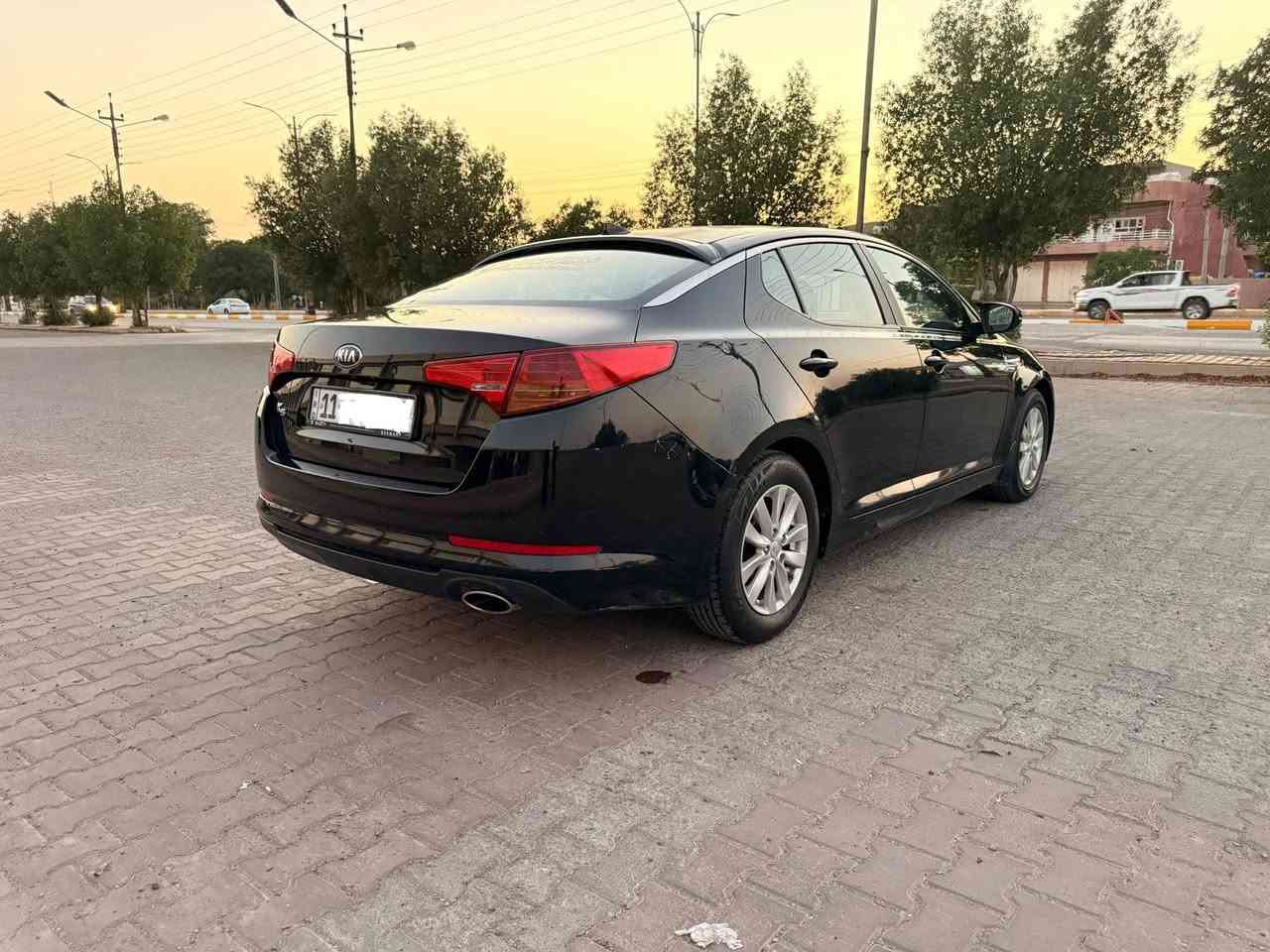 سلام عليكم كيا اوبتما ٢٠١١ خليجي سياره مكفوله كير ومحرك وصبغ تبريد شغال السيارة رقم ولوحات جديد هزه جديد شرط التحويل والغرامه سعر ١٠٤ وبيه مجال عنوان ديالى خانقين للاتصال ***********
