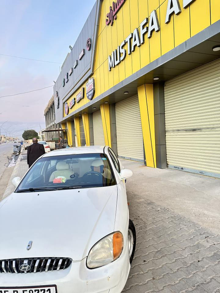 السلام عليكم 
سونات منغولي موديل 2000   محرك 2000 
كير ومحرك شرط كير عادي تبريد تدفئه شرط ويه السويچ
تخم تاير جديد كهربائيات كلها شغاله اربع جوم تشتغل 
مصبوغه حزام سياره مال جناي 
رقم انبار مشروع وطني باسمي 
السعر 53وبيها مجال مكاني صلاح الدين 
للتواصل ***********
