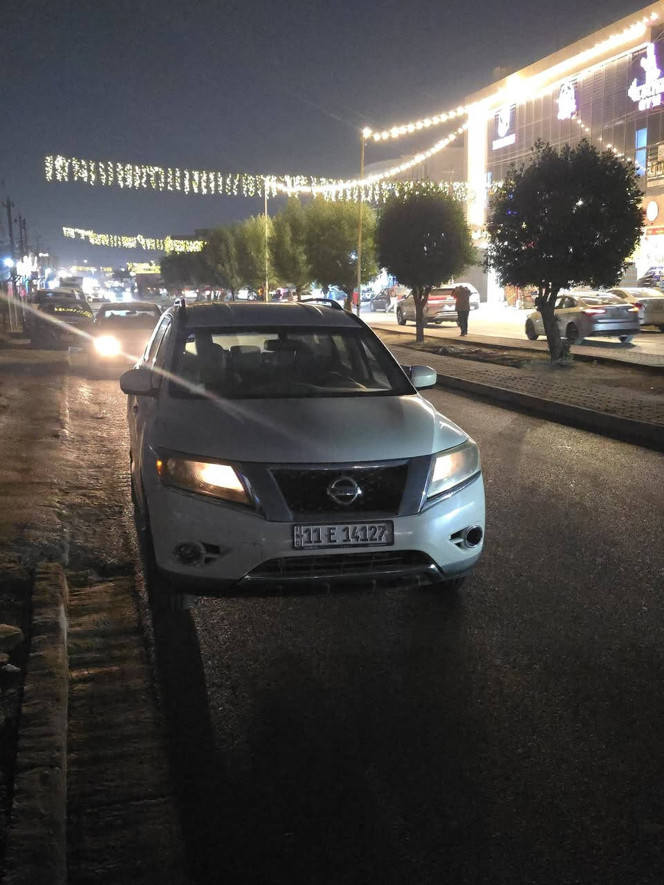 سلام عليكم
للبيع نيسان بافندر 2013 فول مواصفات بلاتينيوم عدا الفتحة الحادث موضح بالصور بيها صبغ بنيد وجاملغ والدوسةمال باب بصف السايق السعر 125 وبيها مجال حك العملة السيارة باسمي مكان السيارة بغداد السيدية اي استفسار هذا الرقم  ***********
