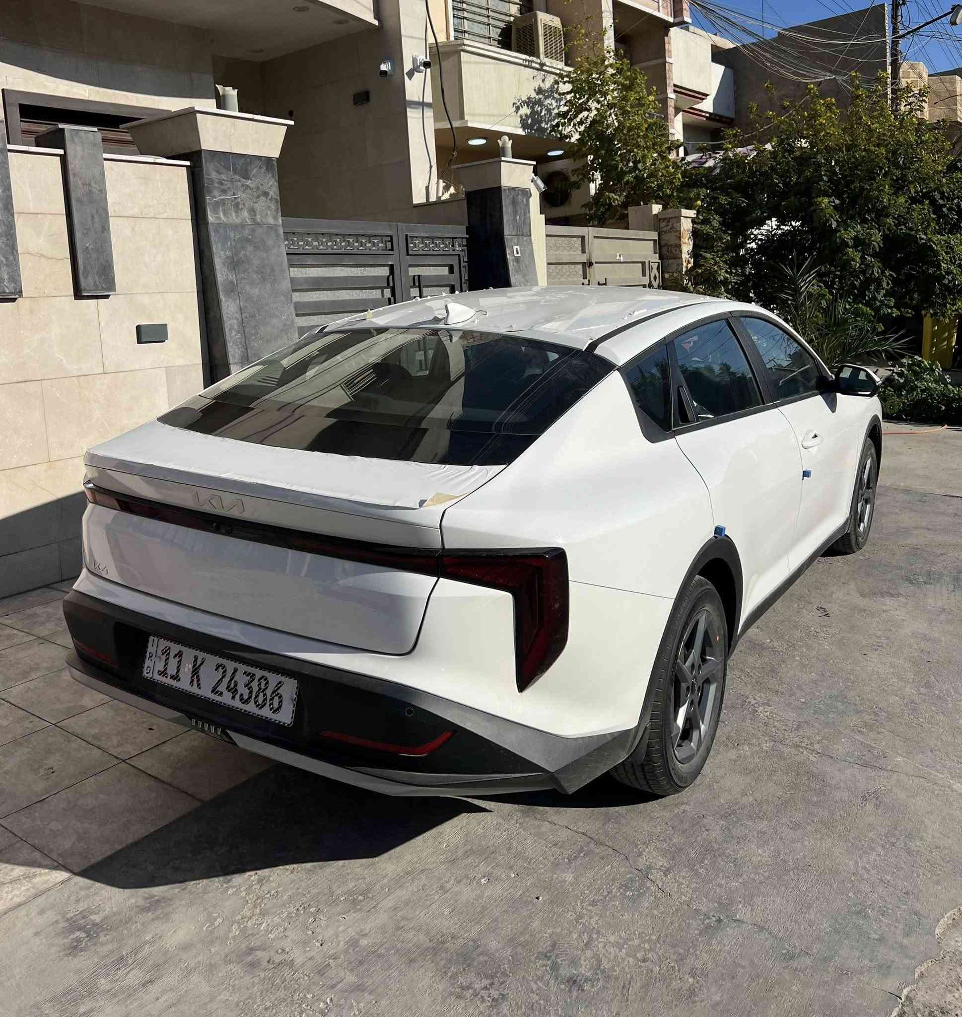 بيع مستعجل سعر مناسب 
للبيع k4 موديل 2025 خليجي رقم بغداد باسمي 
ماشيه توها دخلت الف 
مكينه 2000 دوش 
مدوشمه ارضيات وجلد اصلي 
( سويج )
موقعي اليرموك او حي العدل 
ضمان 5 سنوات 
اتصال ***********
ترهم بيع او مراوس حسب قناعه
