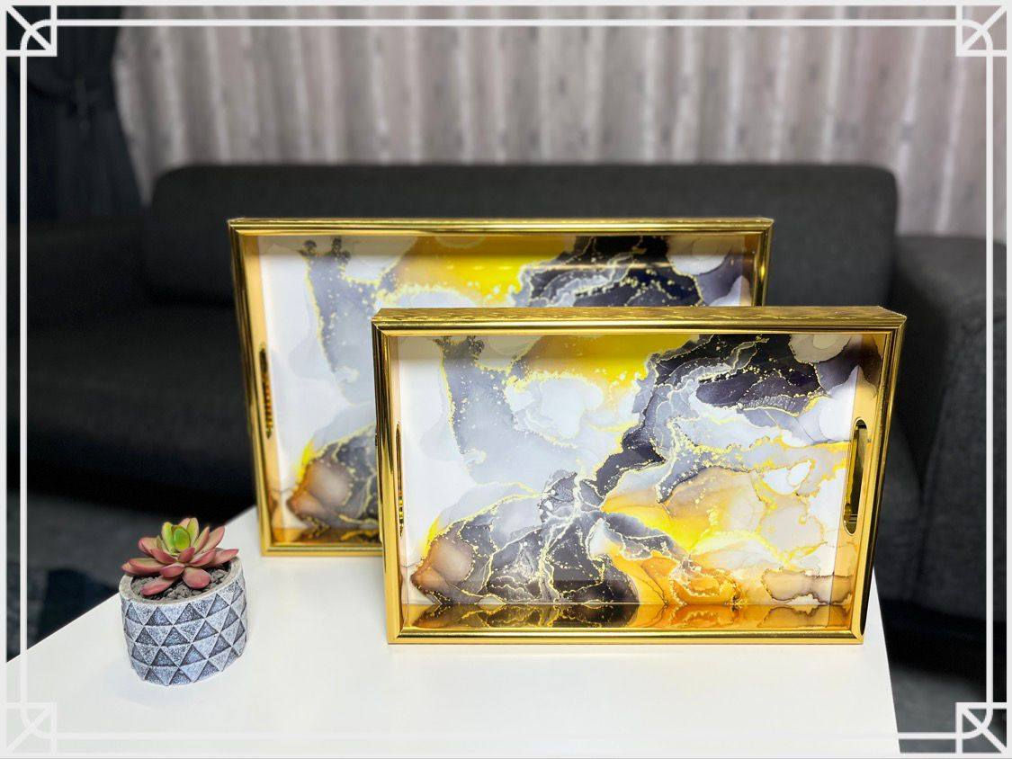 متوفر سيت صواني ستيل 3قطع سعره42الف مع التوصل متوفر بالون الذهبي وفضي مطعم بالذهبي.       والخشب السيت قطعتين سعره17 الف مع التوصيل للحجز واتساب***********
