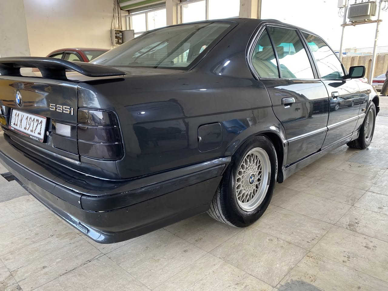 من رخصه الادمن
بي ام موديل 1991حجم /535
صبغ عام بدون ضرر لجمالية فقط رقم بغداد شرط التحويل 
كير مكينه صدر عل فحص السياره فول مواصفات كشانه كهرباء 
السعر 55
تواصل ***********
