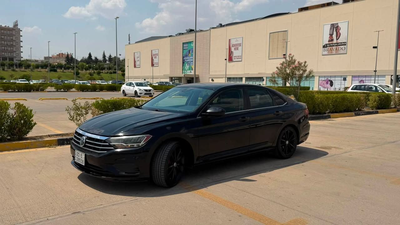 جيتا 2019 امريكي
سياره موصفات s
حادثها صندوك وربع جاملغ خلفي 
بدون دواخل بدون ايرباك 
ماشيه ١٠٠ ميل 
رقم سليمانيه تحويل ثاني يوم 
تخم تاير جديد صدر امامي خلفي كله جديد 
گير محرك كهربائيات كله بشرط 
سعر 110 وبي مجال 
مكان سياره خانقين 
***********
