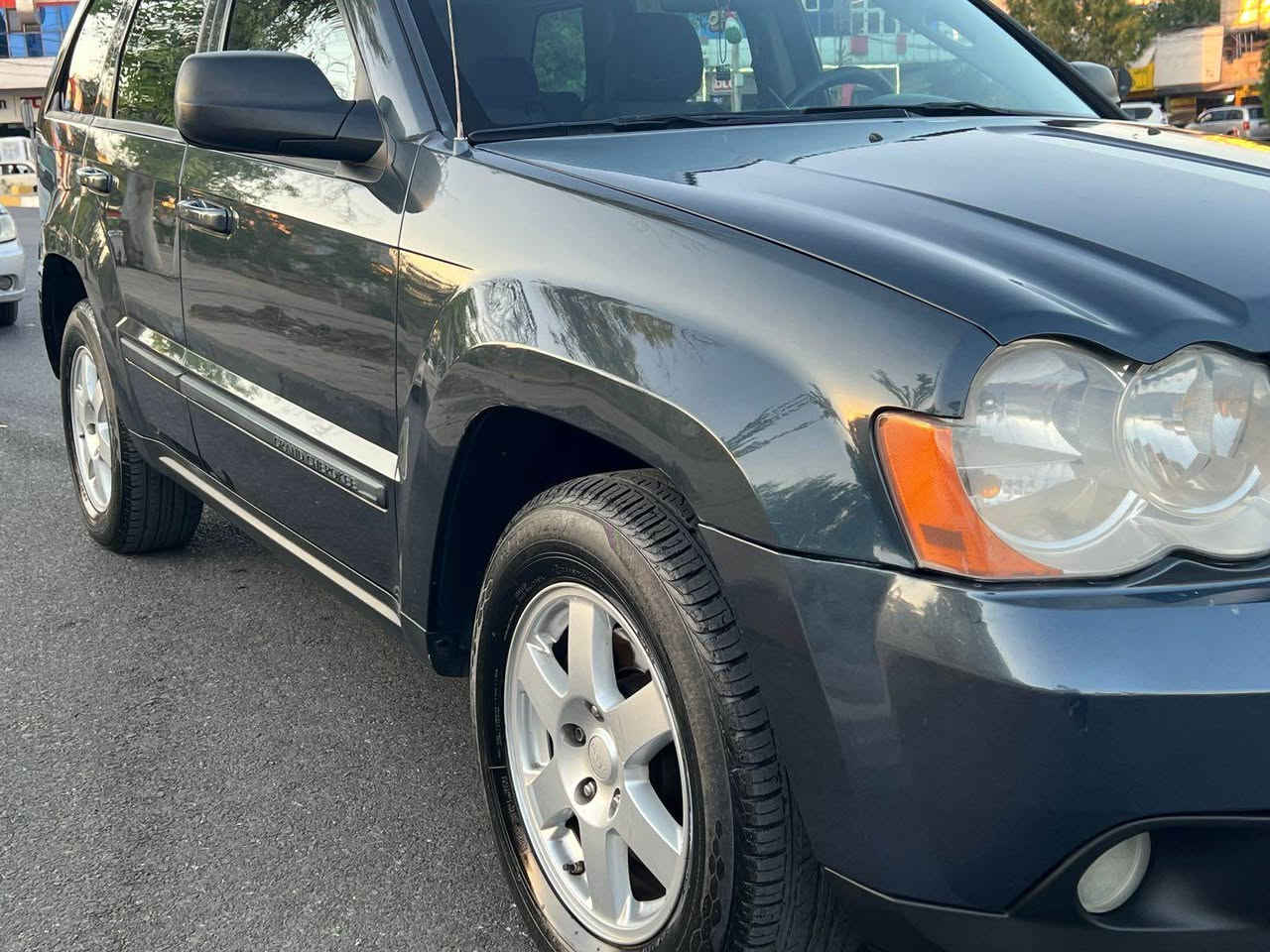 سەرەتا بە ناوی خوا  jeep 2008
سەیارەکە هیچی پێوە نیە مەسرەفی هیچ نیە گیرو مەکینە و هەموو گیانی بەشەرت . مۆسەفات بەس کوشن جڵد و شەخال نیە . هەتا بڵێی سەیارەکە جوانە *********** السليمانية, العراق
