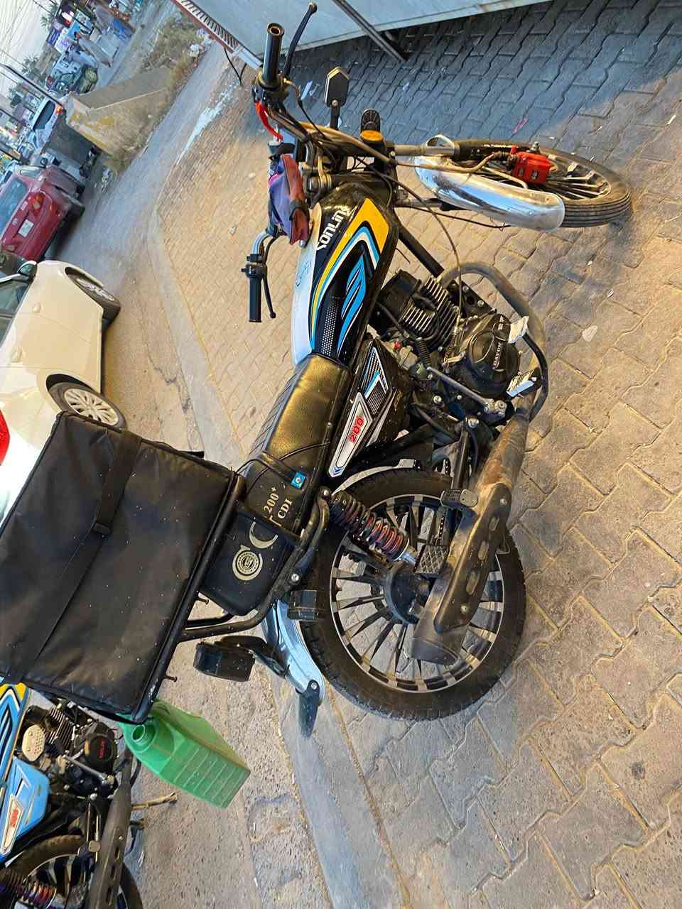 إسلام عليكم سيفان مديل 25 محرك ضاغطه وزنجيل دايون بلادي السعر 750 وبي مجال وغير متواجد ع نت ***********
