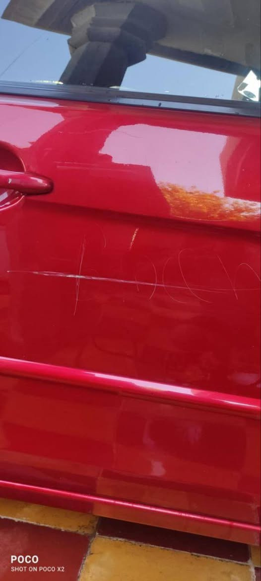 السلام عليكم سيارة ميسيبوشي لانسر ( القرش) موديل 2018 مكينه 2000
رقم سليمانيه الجديد والسنوي بأسمي السياره وكاله وجود فقط خدوش موضحه بل صوره ماشيه 105 كم والسعر 125 ومبيها مجال للاستفسار الاتصال على هذا الرقم 
***********
