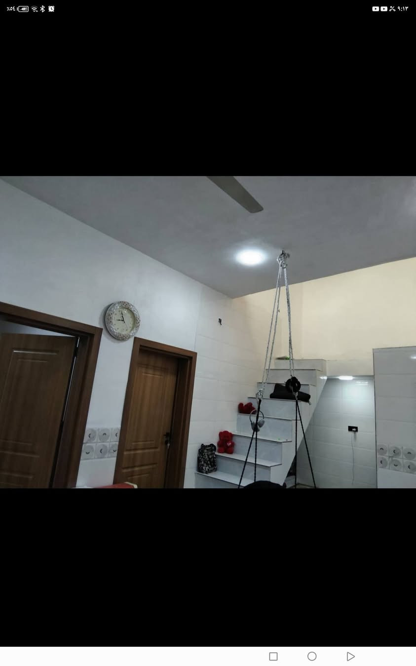 ◀️ بناء حديث
◀️سنه البناء2025
مساحه ٢١٦ زراعي سند ٢٥ 

♻️بناء جديد 

♻️بيت يحتوي ع طابقين
طابق لأول غرفتين وهول وصاله ومجمع صحيات ومطبخ 

📍الموقع  زوير قرب أسواق مارينا
السعر خاص الاتصال على الرقم وتساب
***********
