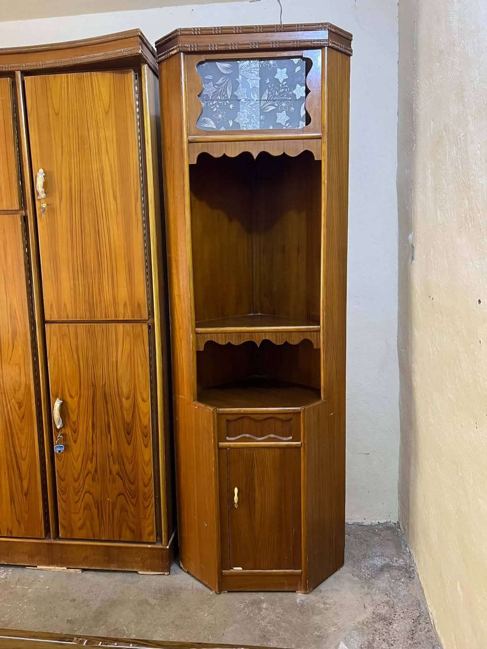 قرفت خشاب للبيع السعر 750وبهامجال العنوان الفلوجه ***********
