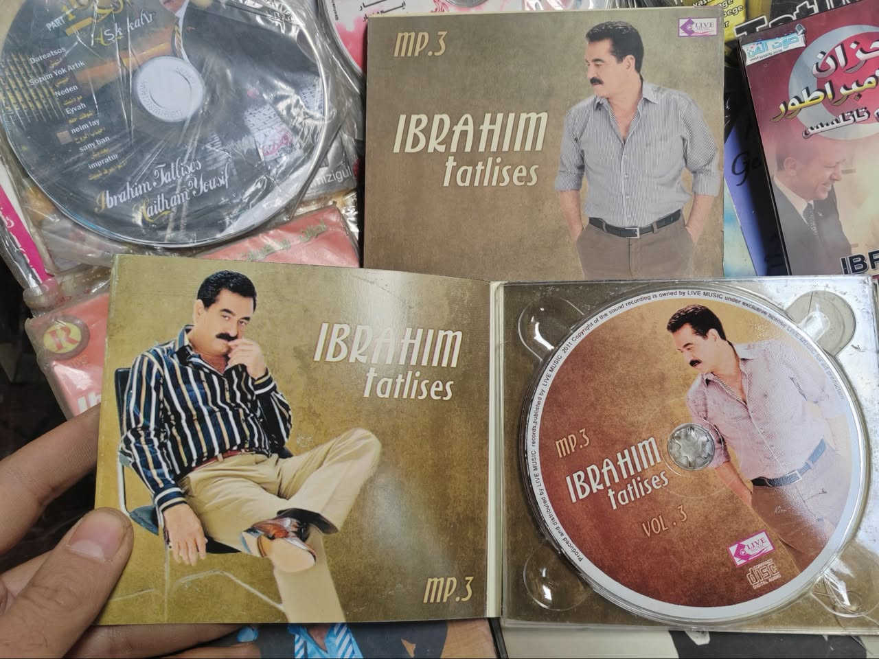 51  قرص   اغاني ابراهيم تاتلس
ارشيف تسجيلات ....  للبيع
للتواصل  ***********
