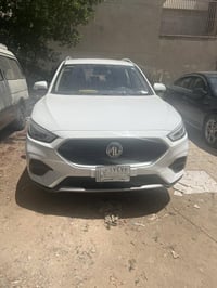 ‏MG ZS 2023 ماشيه 62 الف  ( بيهة طخة صغيرة تتصلح عالبارد بالجنطة) رقم ...