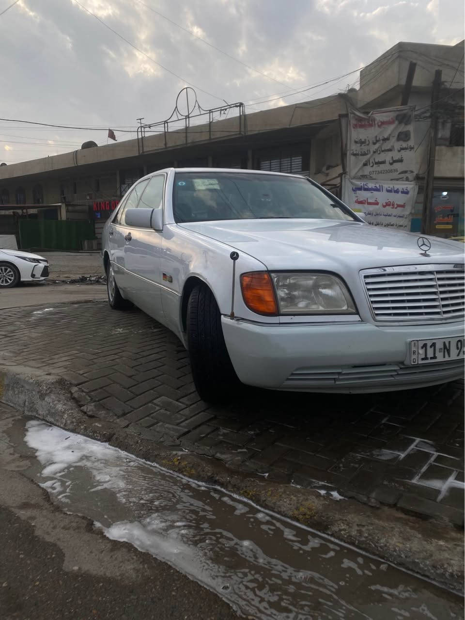 السلام عليكم شباب
عندي مارسدس شبح موديل 93
مكينة 6 تابوت 
فتحة داخل جديد شاشة تاب
مكينة وكير وحدادية نظيفات
السيارة جاهزة لا تنقيص ولا تبخير
تايرات جدد
منظومة زنون حلوات
السيارة بيها اماكن صبغ 
ب اسمي شرط التحويل
مكاني بغداد مواصلات الشرطة الخامسة
رقمي واتساب :
*********** بغداد, العراق
