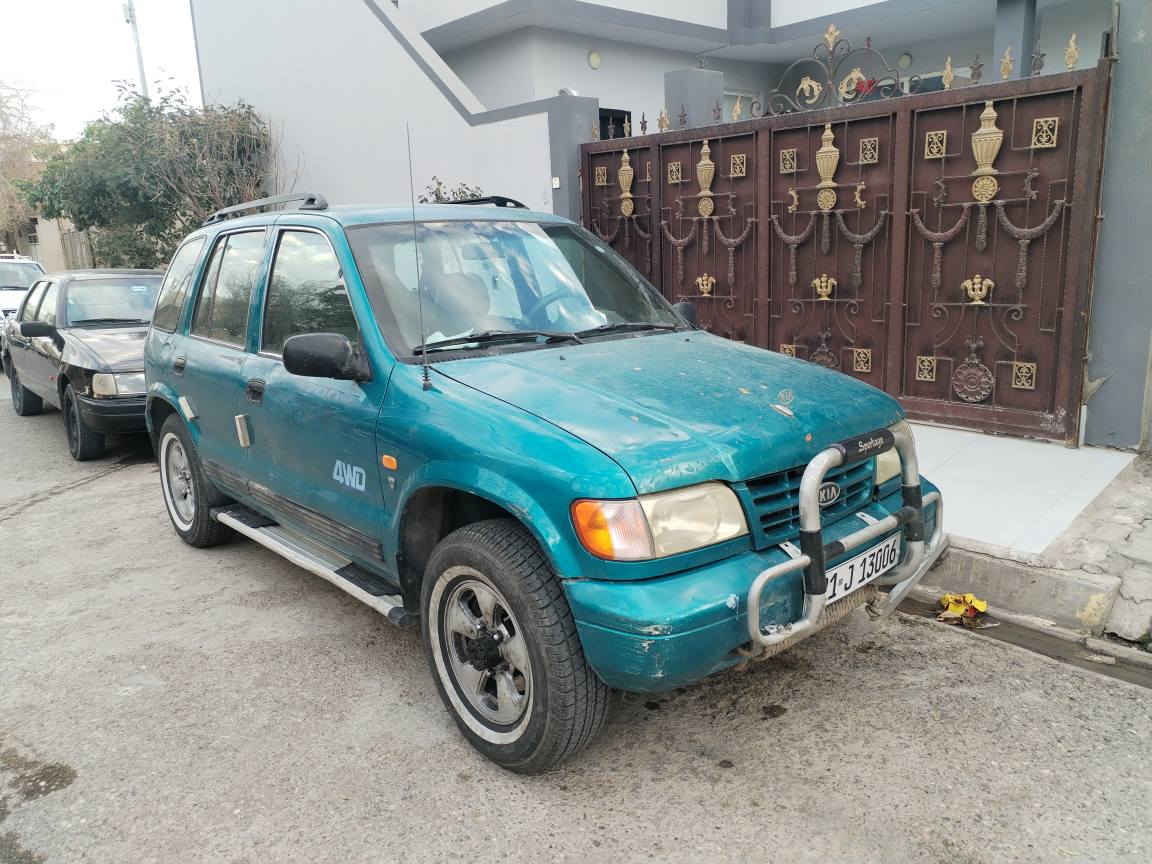 كيا سبورتج موديل 1996 صدر جديد طخم تاير جديد محرك مسكر كير محرك لوك دبل اكسل شغال كهربائيات كلها شغالة طخم قوايش وراديتر مروحة كهربائية كلها جديدة سيارة جاهزة ومتعوب عليها دواخل كلش نظيفة بيها بطاقة بنزين للبيع او مراوس السعر 48 ومجال 
*********** / *********** كركوك, العراق
