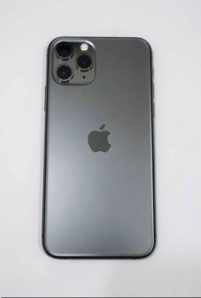 11 برو. ذاكرة 64 
بطارية🔋74 بلادي 
فيس ايدي شغال البصمه 
مبدل فقط شاشة 
جهاز نضيف شوفة عينك 210 
بغداد ‏‪***********‬‏بيع فقط
