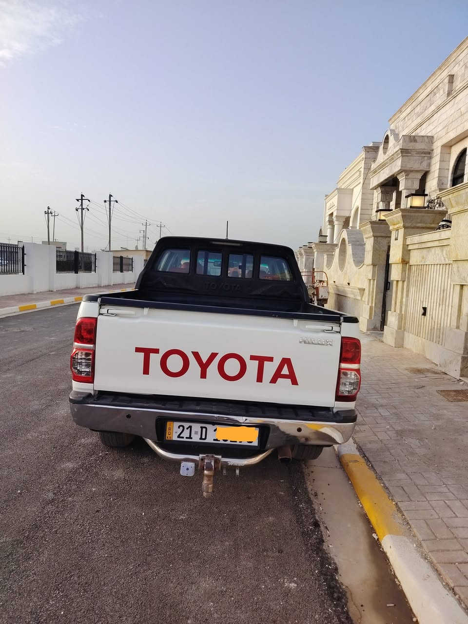 سلام عليكم ورحمة الله وبركاته
تيوتا ٢٠١٤ فور ويل بدون أي ضرر كير ومكينه على وضع الشركه  بدون صبغ  يعني كفاله عامه 
السنويه مجدده ٢٠٢٩ 
السعر ٢٤٠ ! بيها مجال 
ديالى /بعقوبه      ***********
