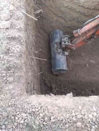 حفارة جاهزة للعمل  قصاطل ، خطوط ماء  هاتف : 07800203813