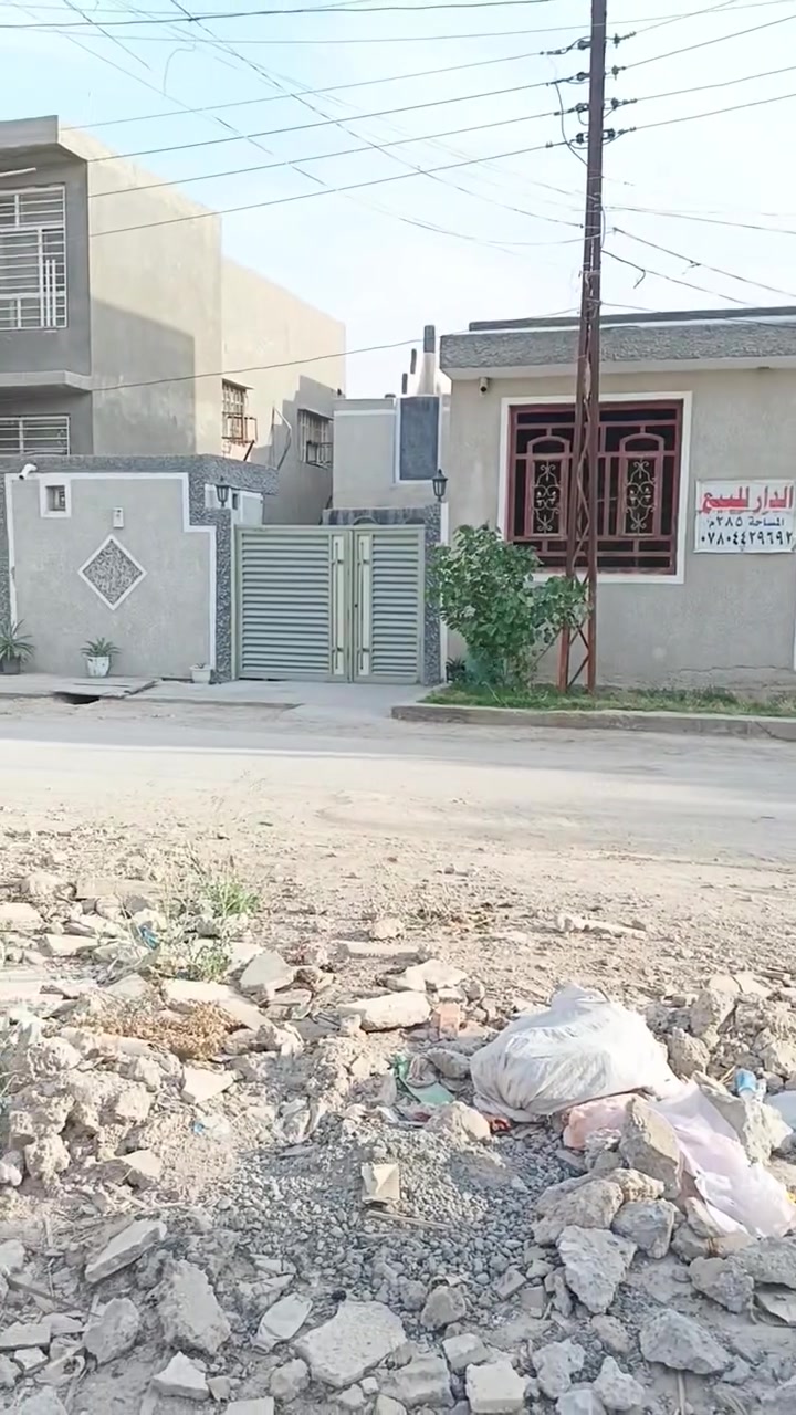 ‼️دار للبيع طابو صرف مع مشتمل ‼️
🔷الموقع : نادر الثانية خلف معمل النيسج مباشرةً
🔷المساحة 285 متر ، واجهة 15 متر , نزال 19 متر 
🔷للأستفسار الاتصال على الرقم ☎ *********** 
🔷او مراسلة الصفحة 📩
