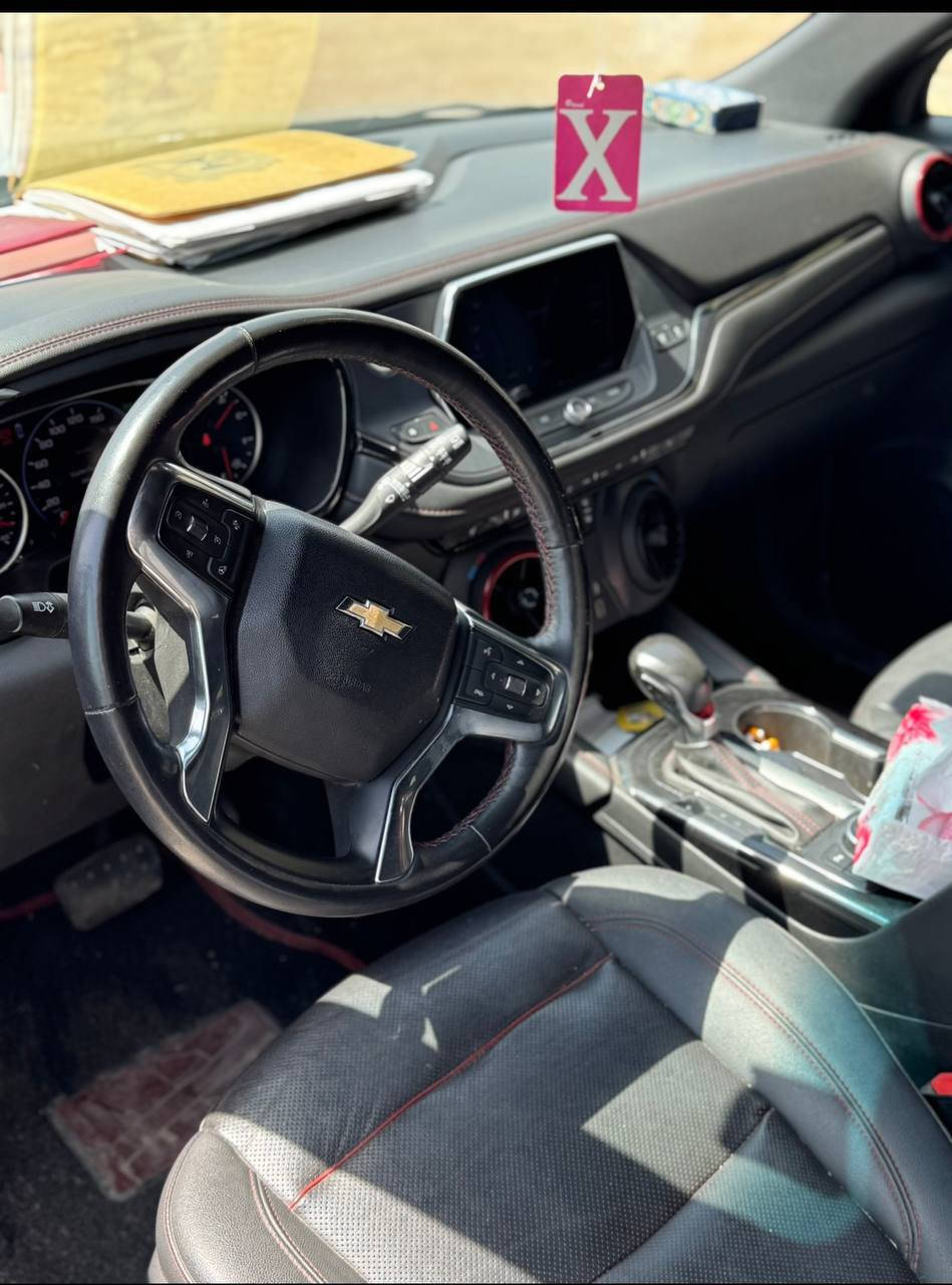 سلام عليكم
🟢Chevrolet Blazer RS. 2022🟢

حجم المحرك 6سلندر 

🔴المواصفات:

بصمة تشغيل
بصمة أبواب
تشغيل عن بعد(Remote Start)
رادار امامي (تحديد مسار) 
رادار خلفي (تحذير من الاصطدام)
شاشة كبيرة لمس
حساسات خلفية+ كاميرا
مانع انزلاق+ABS
منافذ AUX+USB
Auto Start اوتو ستارت 
Auto Stop اوتو ستوب 
مثبت سرعة
تحكمات استيرن 
هاند بريك بصمة
كشنات كهرباء سايق وراكب
وضعيات قياده 
عادي وثلجي وسبورت
وبقية المواصفات المعروفة

🔴السعر 175 وبيها مجال لبيع مستعجل 
🔴(العنوان/ نجف-كوفه)
للتفاصيل اكثر اتصال
‏ ***********
