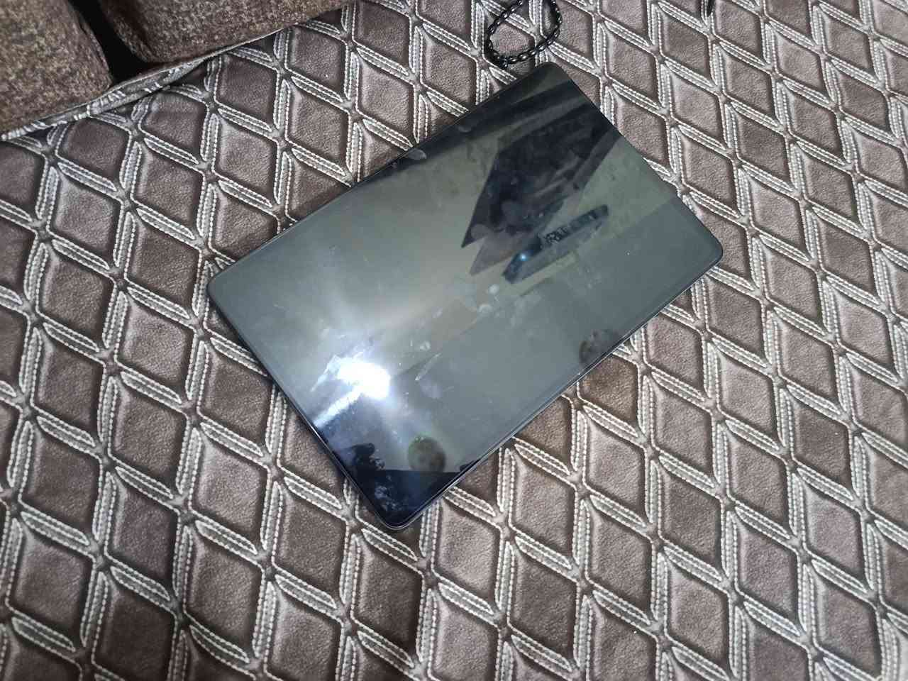 السلام عليكم هونر باد٩ جهاز جديد استخدام قليل وشخصي
ذاكره ٢٥٦ العشوائيه ٨+٨
مكاني بغداد البلديات 
***********
