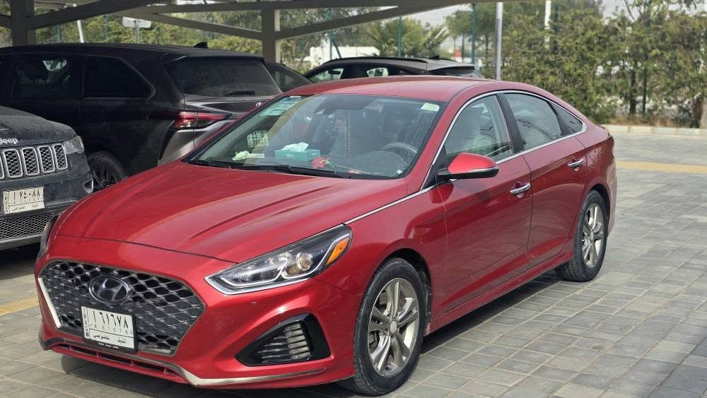 سوناتا 2019 وارد امريكي رقم نجف باسمي 
المواصفات .
1- بصمة ابواب + تشغيل+ جنطة 
2- رادارات امامي وجانبي وتوقف ذاتي عن اقتراب السيارة
3-شاشة لمكيف الهواء وعرض تفاصيل درجات الحرارة
4-فتح الجنطة اوتماتك عند الاقتراب منها 
5-قطعتين تبريد + تبريد منفصل (مناخين)
6-كشنات تدفئة+كشن السائق كهرباء
8-شحن واير لس وكذلك يدعم الشحن السريع + منافذ شحن usb 
9-ويل كب 17
10-  وضعيات للقيادةsports  +normal
11-محرك2.4 Gdi
12-تحديد مسار + قيادة ذاتية
14- تحديد سرعة وتحديد المسافة بين السيارتين للأمان والتوقف الالي عند الاقتراب
15-كاميرا دوارة

الحادث الباب و الجاملغ خلفي 
للاستفسار *********** مكاني نجف النجف, العراق
