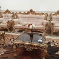 تخم ملكي ١٠ مقاعد مع ثلاث طبلات وكوشات كاملة نضيف جداً للبيع للتواصل ا...