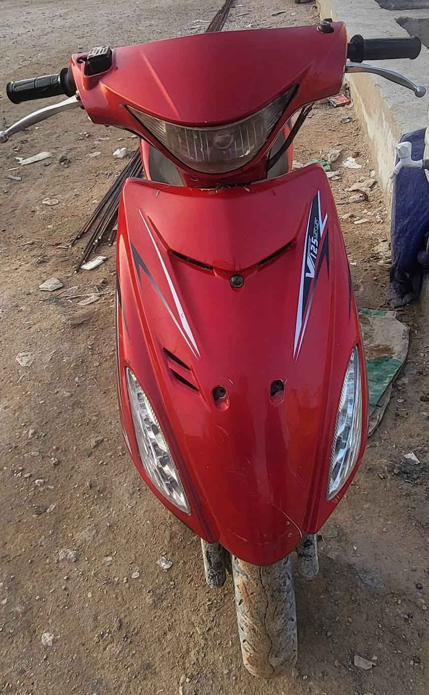 سكنس للبيع 190وبيه مجال مستعجل عل بيع 
دراجه نظيفه وشلعته حلوة عداد 140
تواير وباتري جدد نكرة سلف 
..كنطرة السلام
***********
