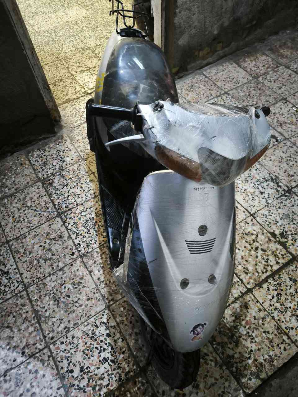 سلام عليكم دراجه ساسوكي للبيع دراجه مكفوله من فتح وشرك مكينه ناعمه كهربائية شغاله من طول لطول عوزه فقط باتري دراجه ما عوزن اي شي سعره350بيه مجال قليل شراي يجي خاص مكاني ميسان مغربه رقمي***********
