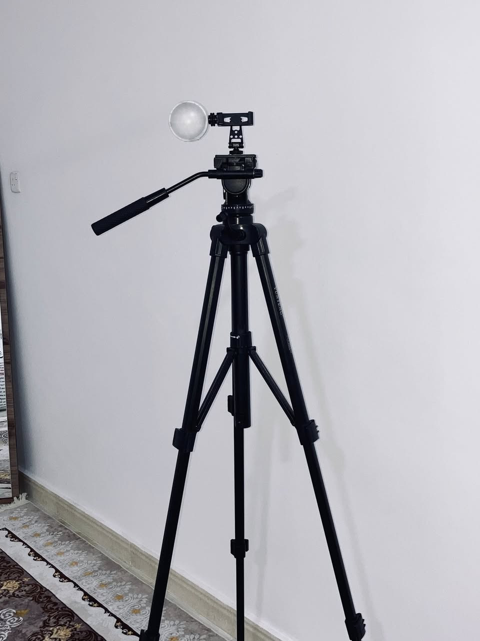 ستاند التصوير ‏او بث مباشر  ‏يفيد الصانعين المحتوى ‏أو للتصوير في أكثر من 360 لون 14 حركة سينمائي  مكاني بغداد المنصور للتواصل واتساب ***********
