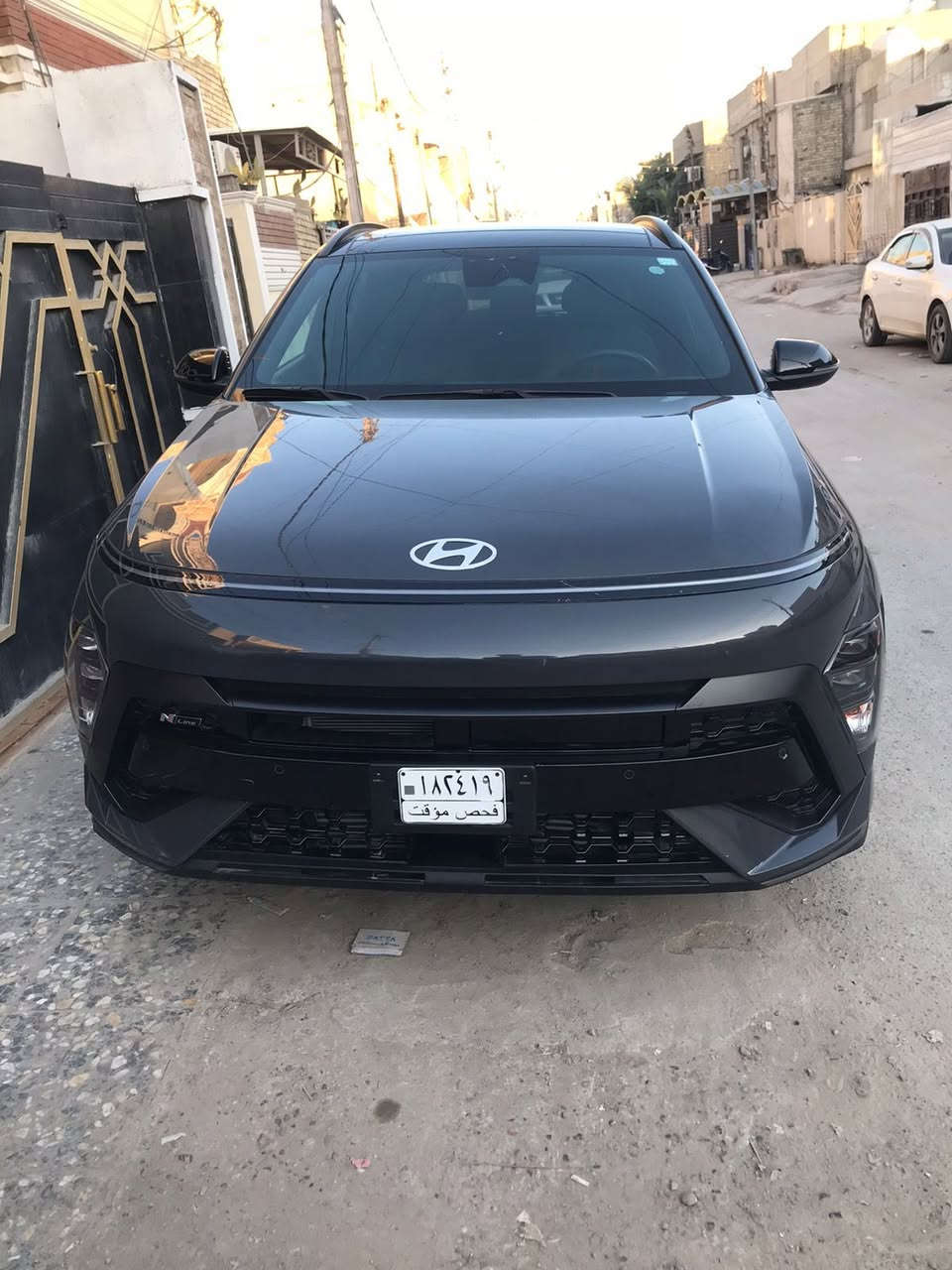 السلام عليكم
‼️للبيع فقط 
‏Hyundai Kona N line
حجم المحرك 1600 توربو  
المسافة المقطوعة 8 الف ميل قابل للزايادة 
🔴مواصفات 
🔹فتحة 
🔹تشغيل عن بعد
🔹بصمة
🔹دخول ذكي 
🔹كير تعليق
🔹ستيرن رياضي N
🔹ستيرن تدفئة
🔹لد امامي متصل 
🔹شاشة ابل كار بلي 
🔹شاحن واير ليس 
🔹مقاعد جلد وكنتارة
🔹كشنات حضن رياضي 
🔹كشنات ختمN+خط احمر 
🔹قيادة ذاتية 
🔹سايد بريك دكمة 
🔹اشاير بل مري 
🔸انضمة قيادة : سبورت نورمال ثلجي
‼️بدون لوحات ‼️
السعر : ١٦٠ ورقه وبيها مجال. 
صورة الحادث
للاستفسار الاتصال ع الرقم او الواتساب . ***********
