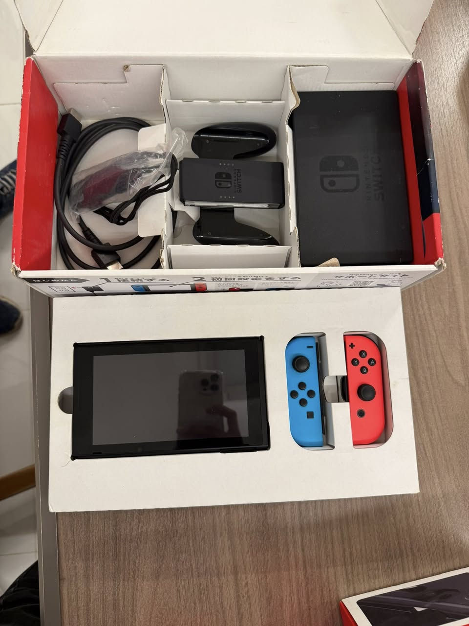 جهاز نينتندو سويتش ( غير مهكر ) تام النظافة بنسبة 100%جديد مع كافه الملحقات ومتوفر معه مجموعه العاب 
 شاشة لمس سعوية متعددة بقياس 6.2 بوصة بدقة 1280 × 720 بكسل. 

التخزين الداخلي: سعة 32 جيجابايت
الاتصال: يدعم تقنية الواي فاي ومنفذ USB من النوع C. 
المعالج: يعتمد على معالج Tegra من إنفيديا.
السعر 220 الف 
سعر اللعبة الواحدة 30 الف 
يتوفر توصيل لكافة المحافظات


**إذا كنت صاحب هذا الإعلان وتريد حذفه لأي سبب، رجاءا أرسل رسالة إلى الدعم الفني**