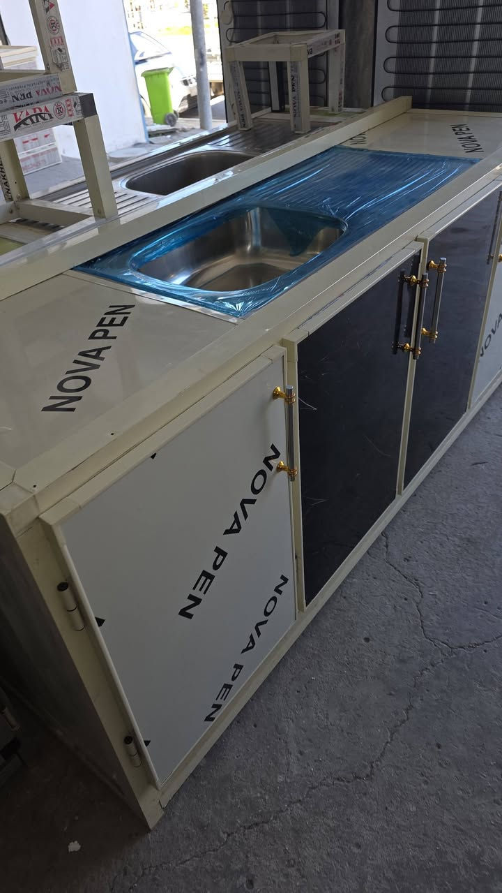 كاونتر مترين مستخدم قليل للبيع السعر 185 العنوان كربلاء حي العامل نهاية 🔚 السوق قرب جامع اهل البيت معرض بركات ال محمد عليهم السلام والتحيه هاتف 📞 ***********
