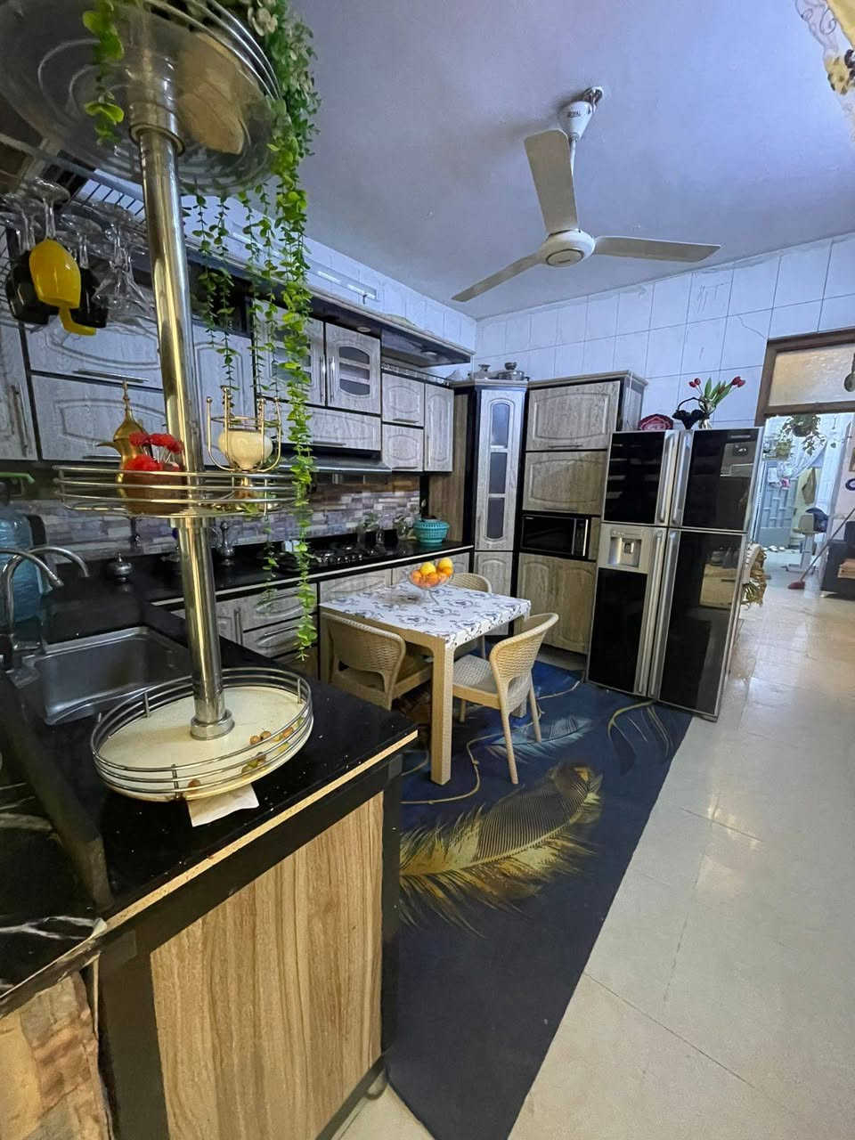 السلام عليكم
بيت للبيع بحي البنوك الضباط قرب الجسر الجديد
المساحه ١٥٠ واجهه ٧ و نص
يحتوي على ٤غرف نوم و ملحقاتهم بالطابقين
للاستفسار ***********
