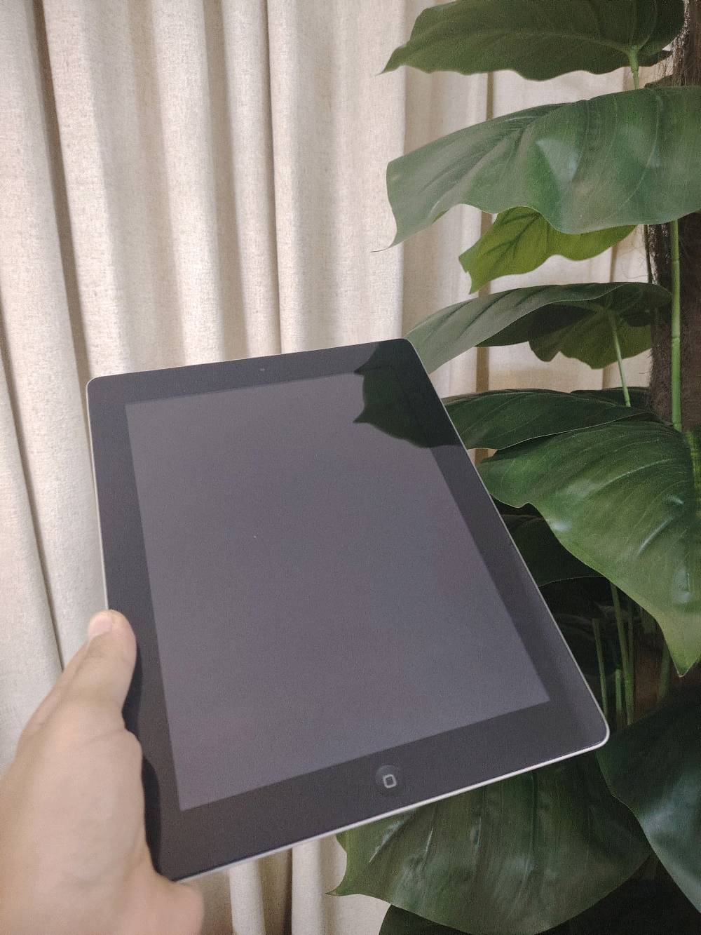 العنوان بغداد الوزيريه شارع نجيب باشا
متوفر ايبادين 4 ذاكره 16 ما مبدل بي شي ثنينهن نفس النظافه السعر الواحد 50 وبي مجال الرقم *********** 