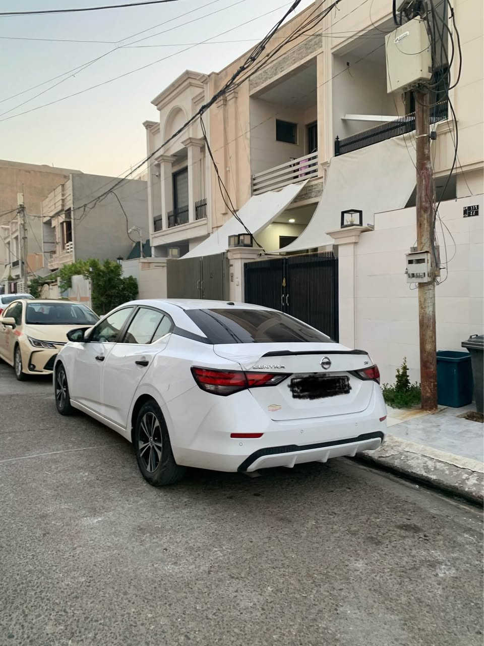 نیسان سێنترا مۆدیل ٢٠٢٠ ماوسەفات sv قەپات مواسەفاتە بەس سلاید نیە 
رادار و  خەتی جادەی 
بەسمە 
ناو قەیسی
گێر ومەکینە بەشەرت
بەس بۆنیتی سبوخە 
٤ـ٥جێی بجوکی pdr
(***********) أربيل, العراق
