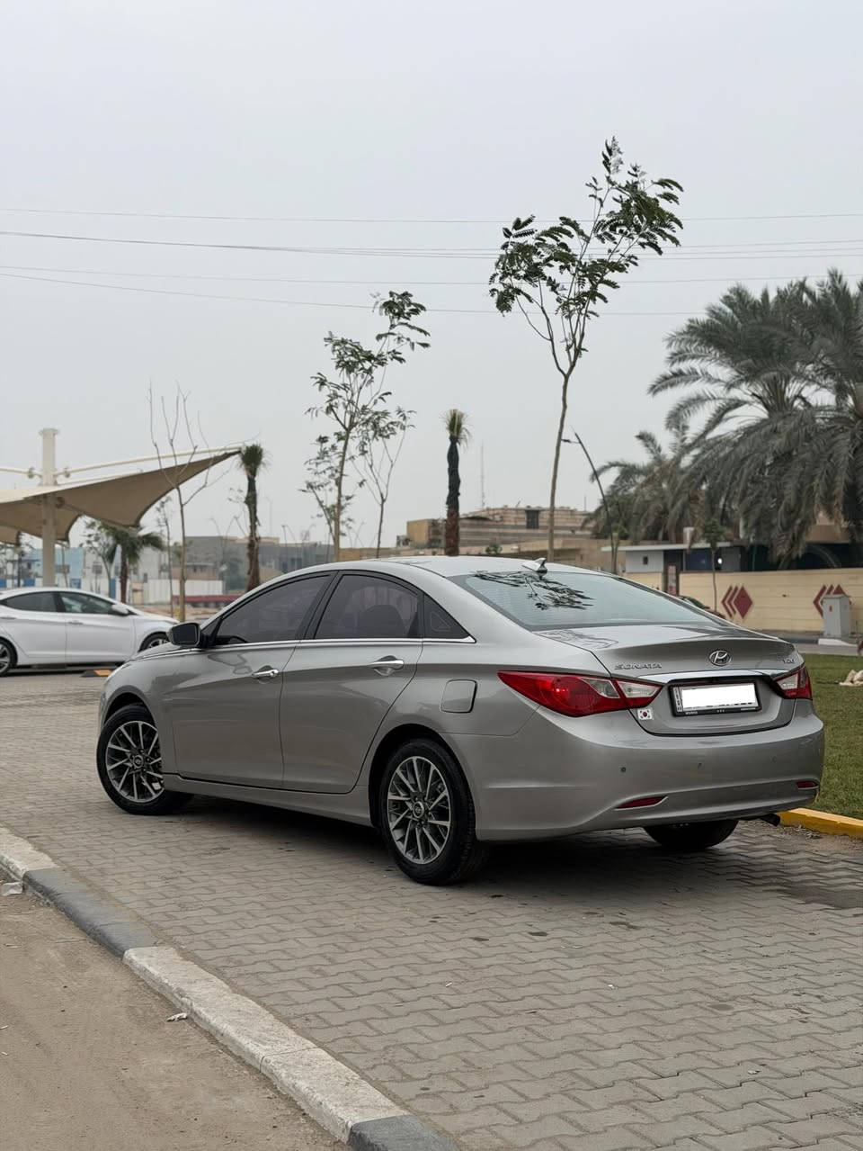 للبيع بدون مراوس 

هيونداي سوناتا 
موديل 2014. اصل 
محرك بانزين دوش 2400
السياره ادوات ادوات دخول جديد 
كصه جنطه وشغل باجات بلادي 
متوئمه ارقام وسنويه شغل حلو 

مكاني البصره 
سعر وتفاصيل اكثر اتصل 
***********
